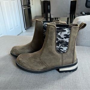 Kodiak Alma Women's Bootie. Size 5